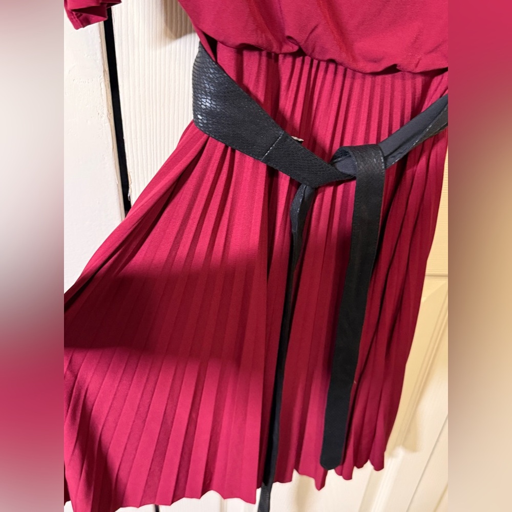 White House Black Market Red Dress with Black Belt Size 2 (Measurements below) - Picture 2 of 9